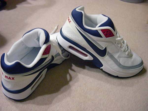 Moda e mito: di che scarpa sei? Perry Ellis \u0026 Squalo vs Nike Air Max \u0026  Adidas Stan Smith - 2duerighe